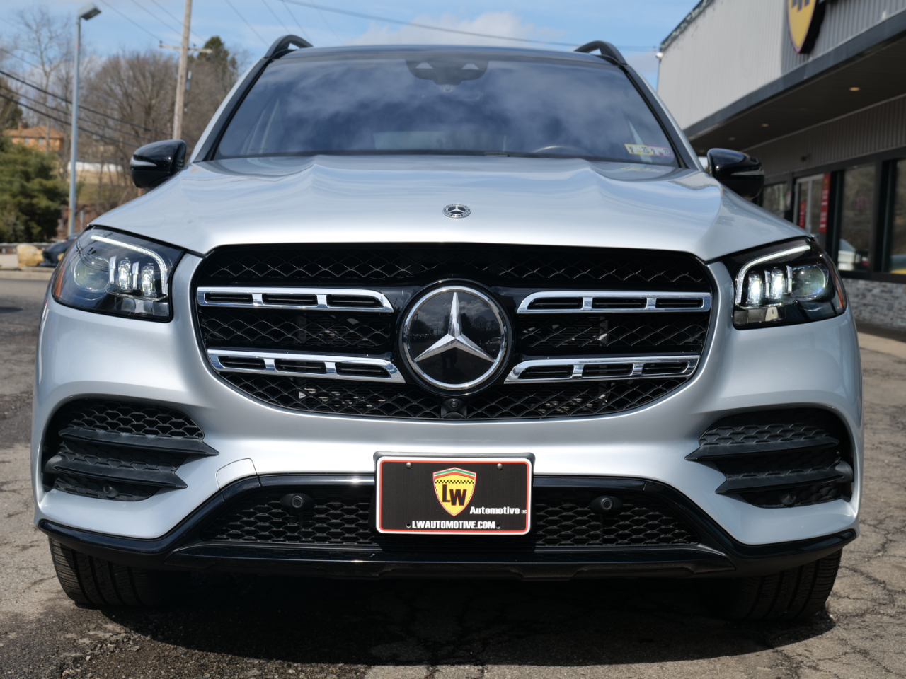 Vehicle image 8 of 100