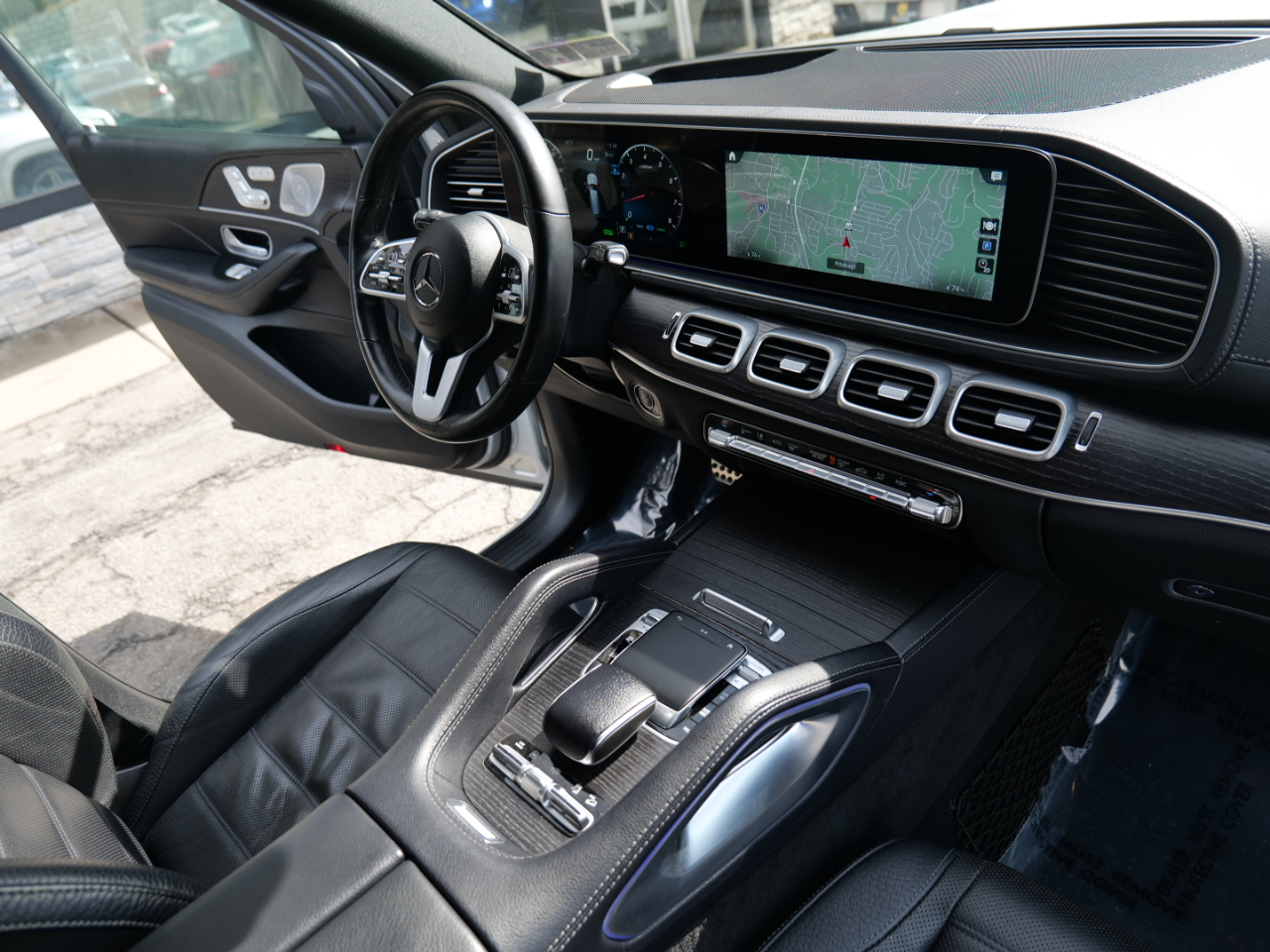 Vehicle image 58 of 100