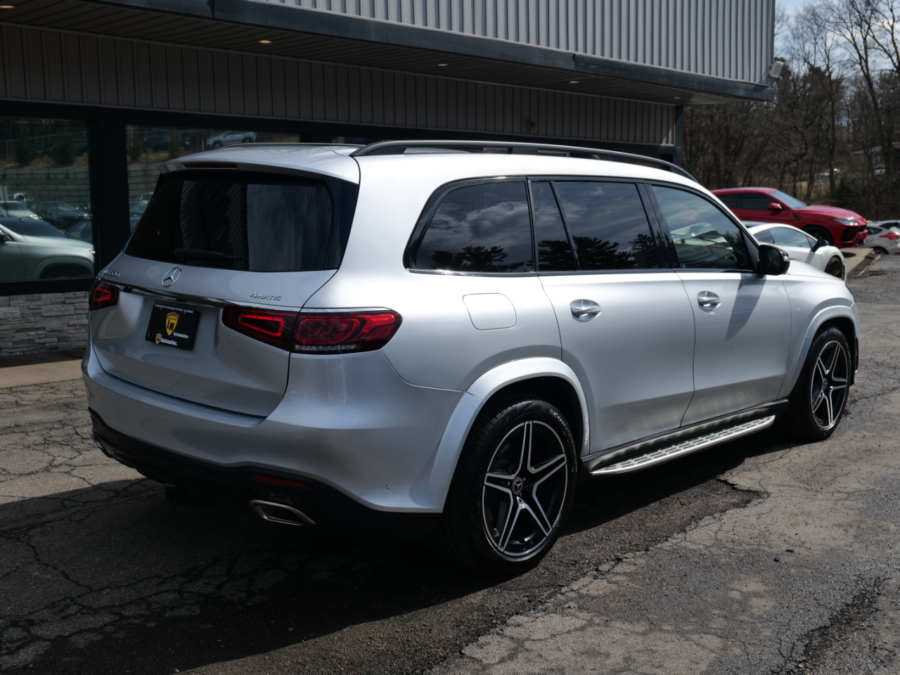 Vehicle image 19 of 100