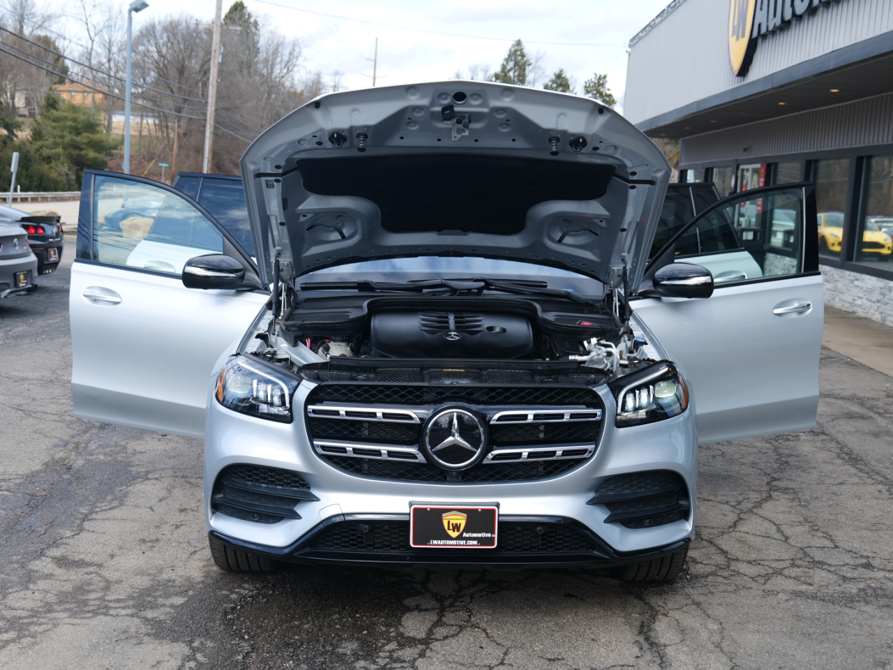 Vehicle image 76 of 100