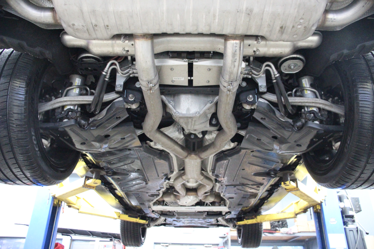Vehicle image 98 of 100
