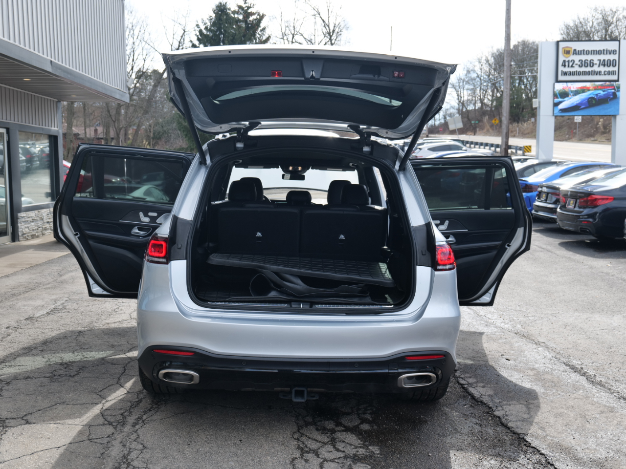 Vehicle image 82 of 100