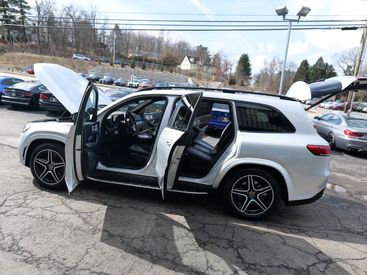 Vehicle image 85 of 100