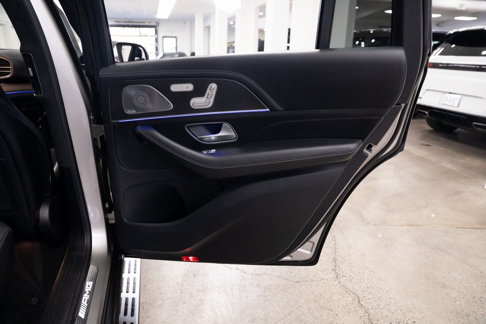 Vehicle image 24 of 29