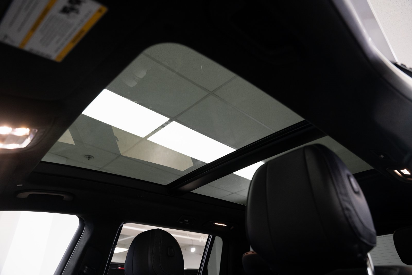 Vehicle image 17 of 29