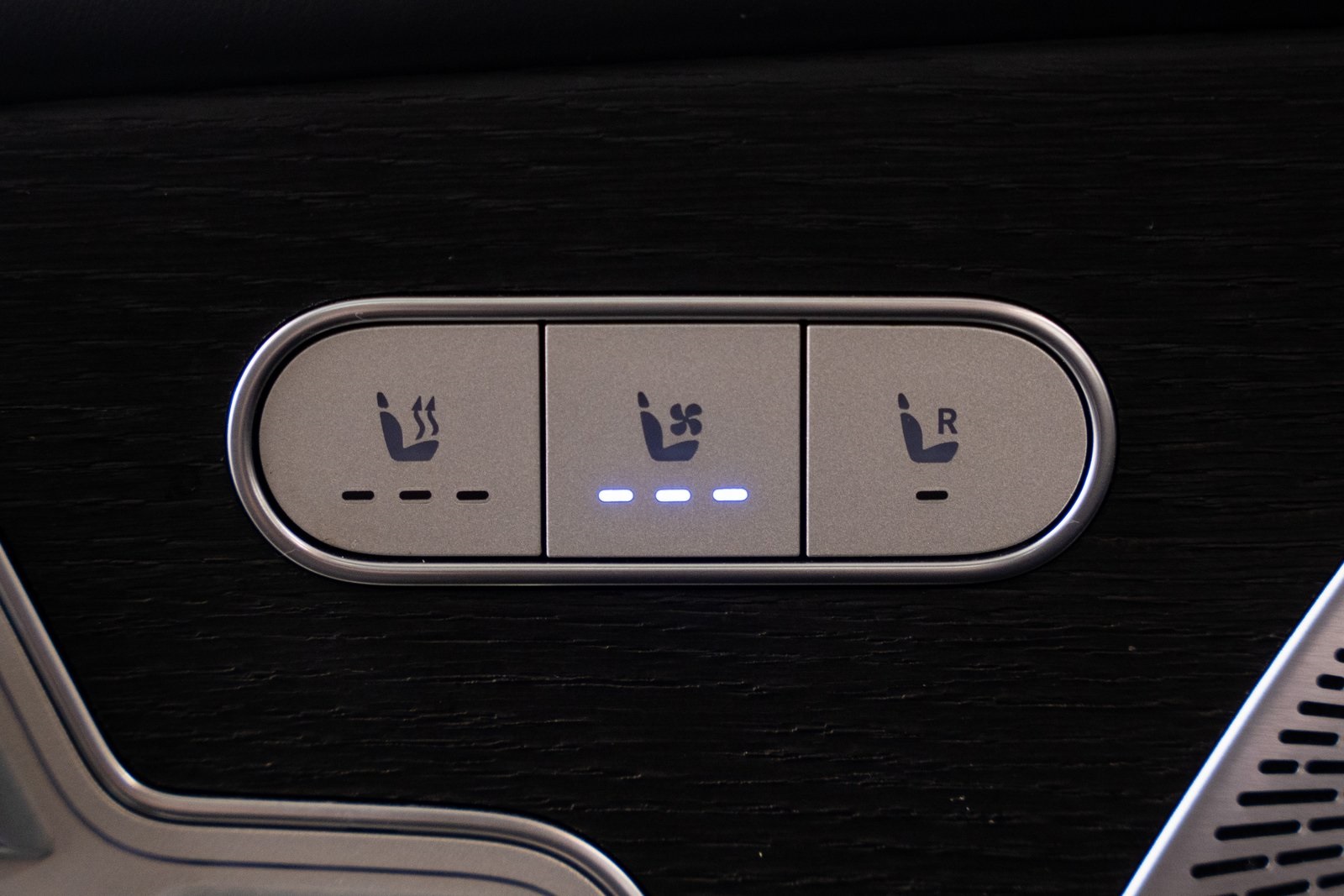 Vehicle image 15 of 29