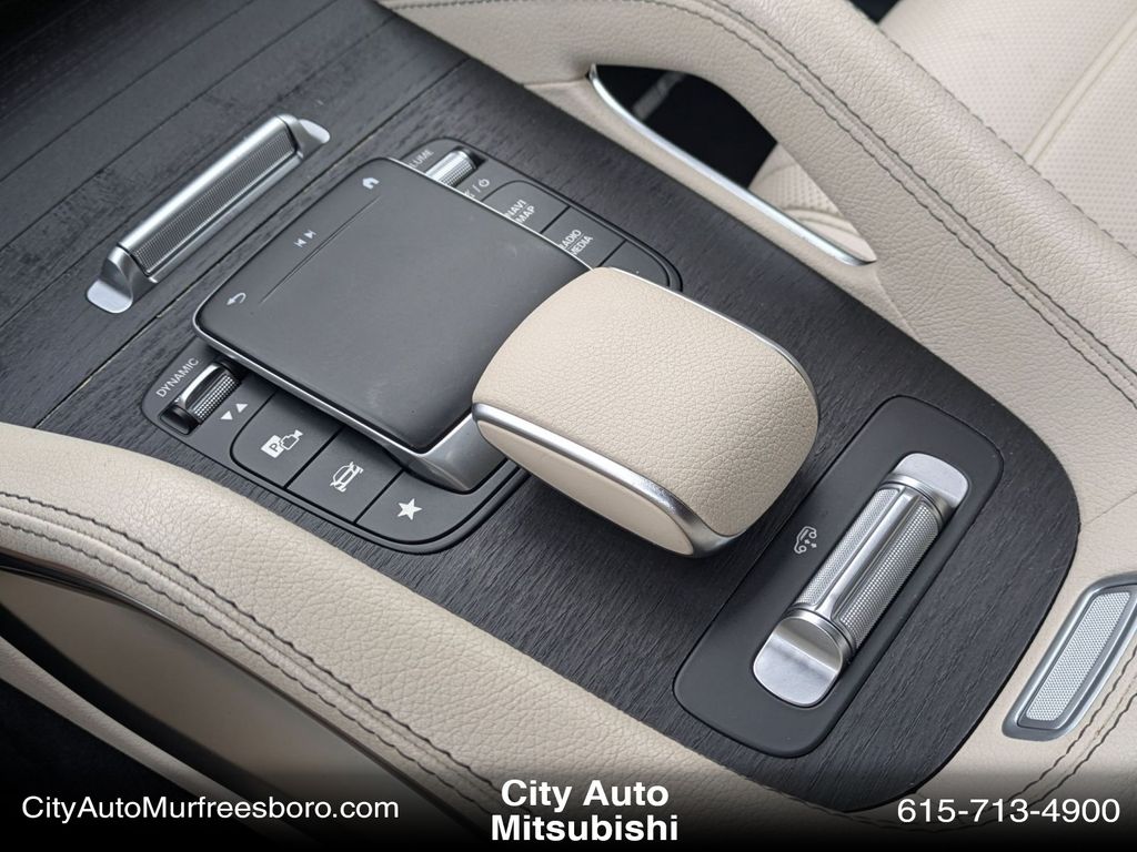 Vehicle image 24 of 34