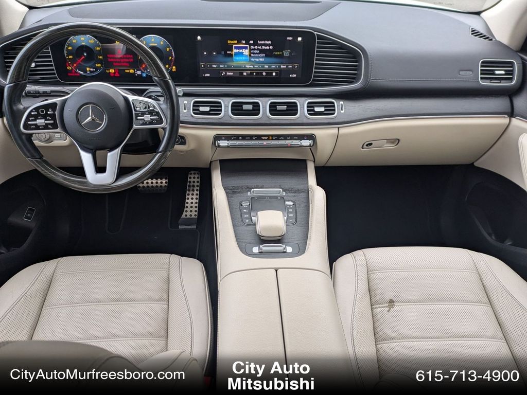 Vehicle image 28 of 34