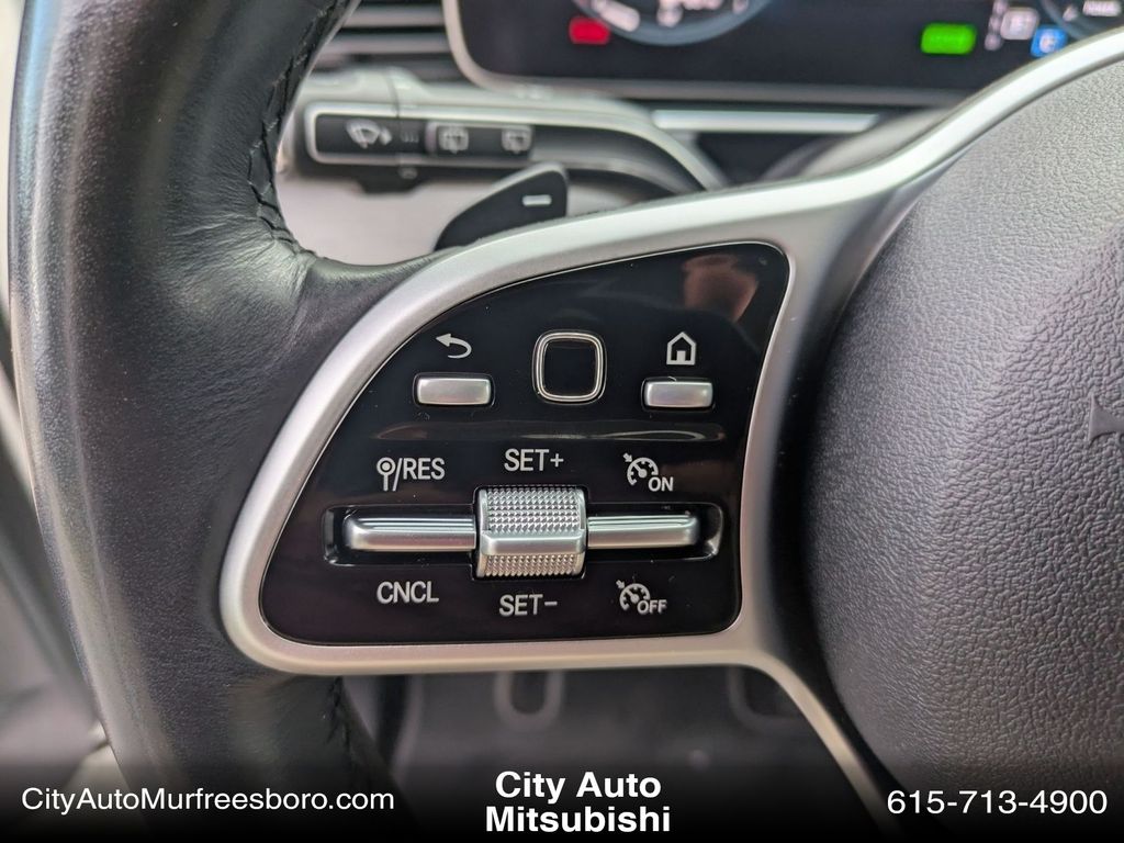 Vehicle image 17 of 34