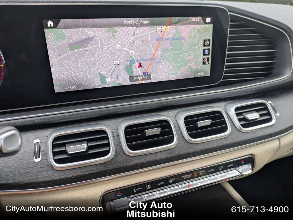 Vehicle image 21 of 34