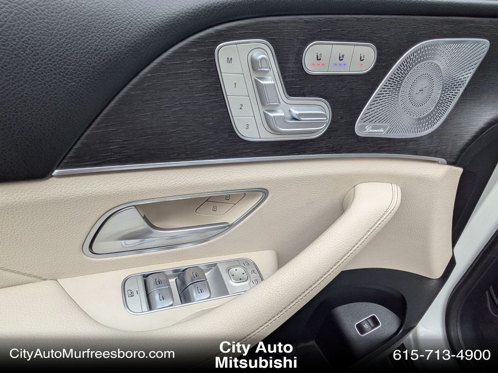Vehicle image 12 of 34
