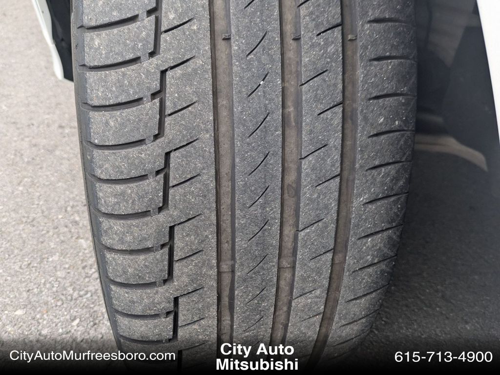 Vehicle image 10 of 34