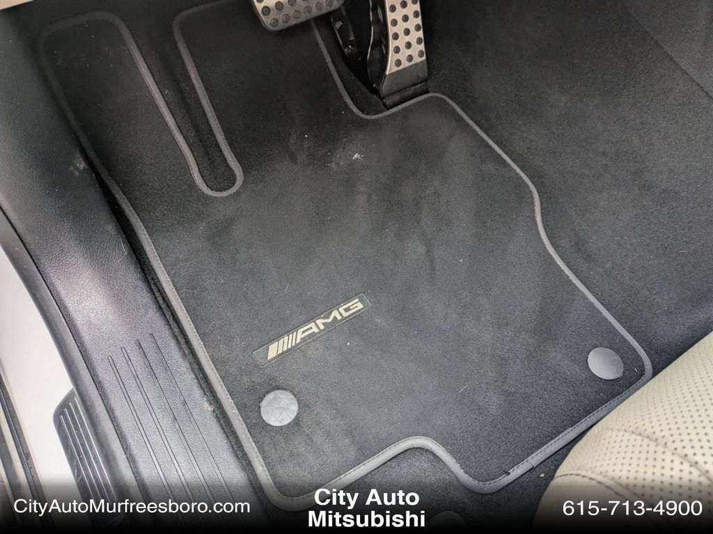 Vehicle image 14 of 34