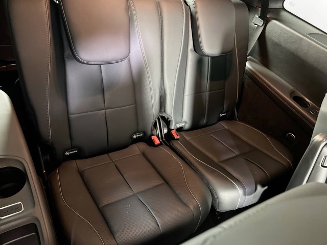 Vehicle image 29 of 35
