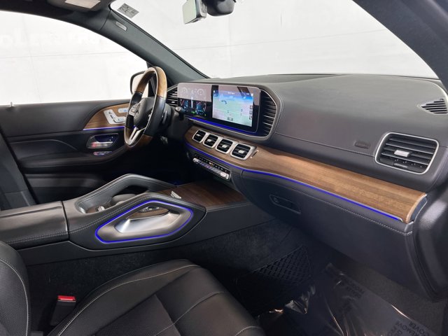 Vehicle image 32 of 35