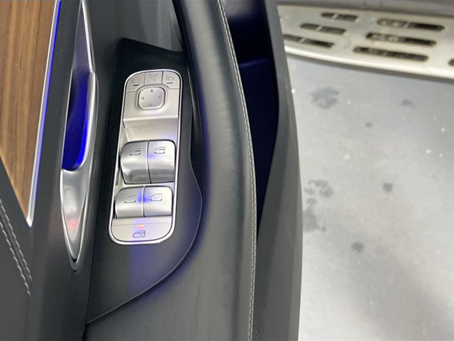 Vehicle image 18 of 35