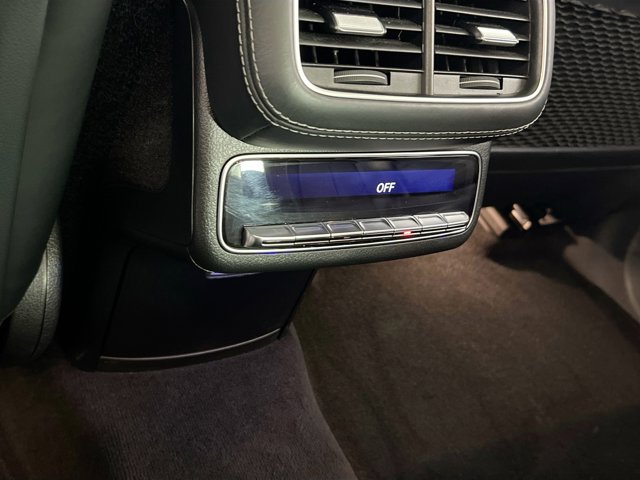 Vehicle image 27 of 35