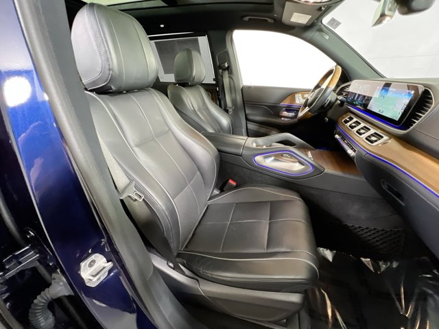 Vehicle image 31 of 35