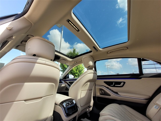Vehicle image 16 of 36