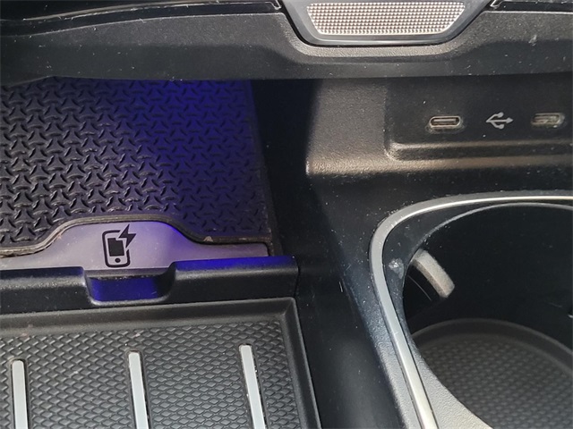 Vehicle image 23 of 36