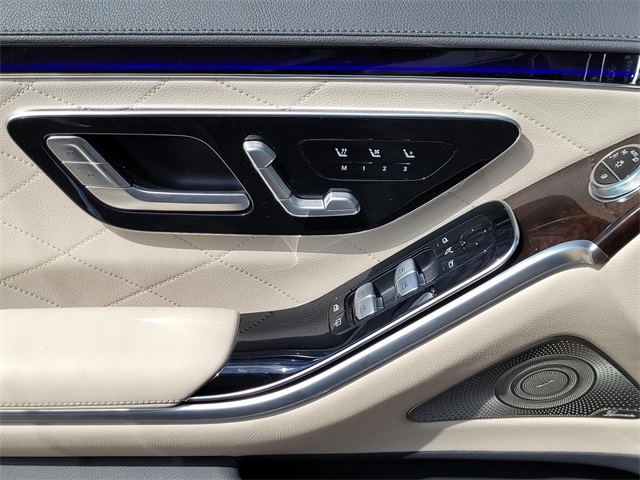 Vehicle image 25 of 36