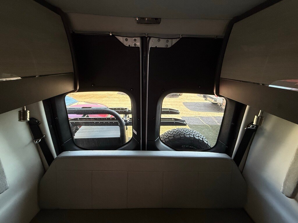 Vehicle image 60 of 70