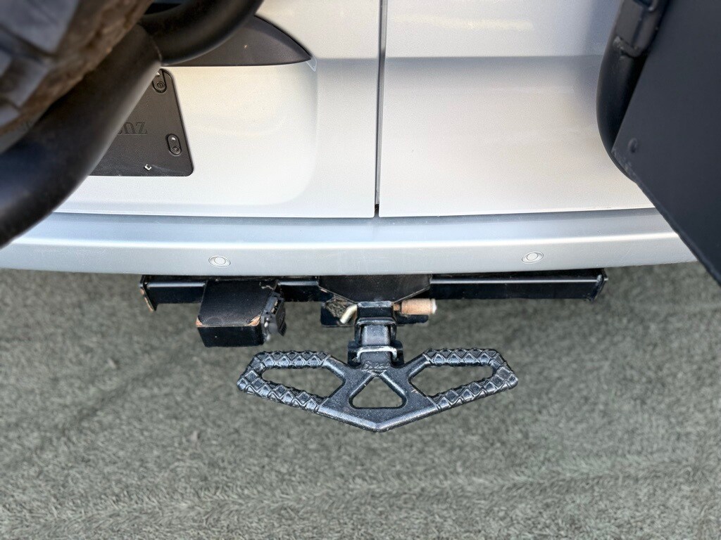Vehicle image 18 of 70