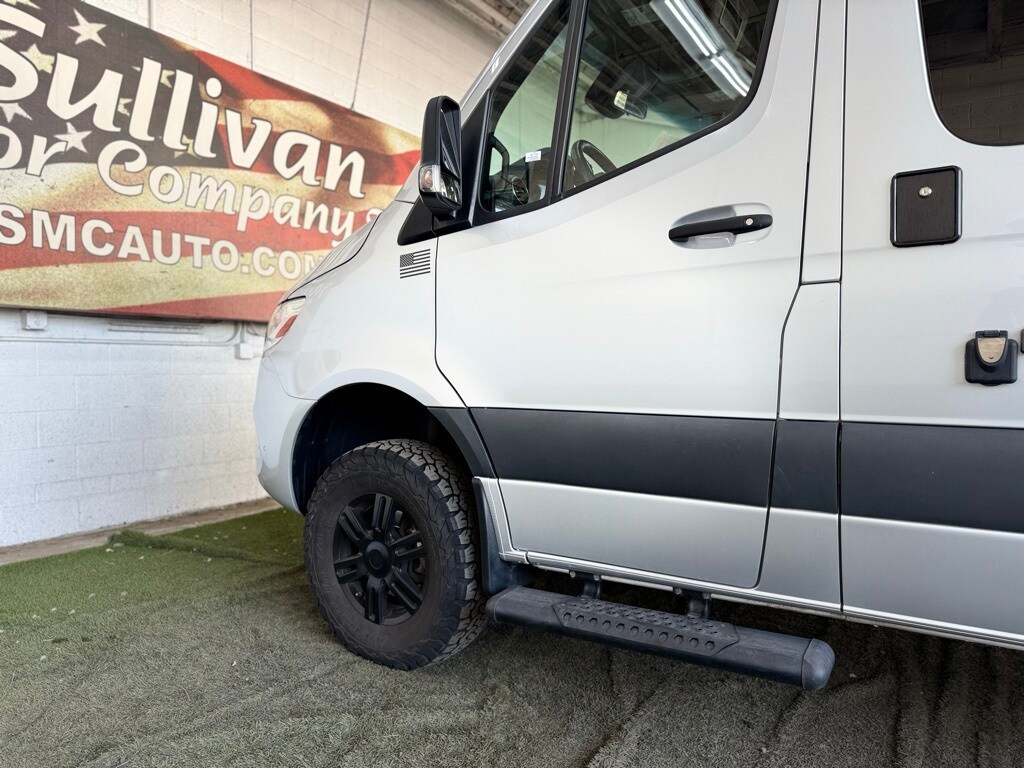 Vehicle image 14 of 70