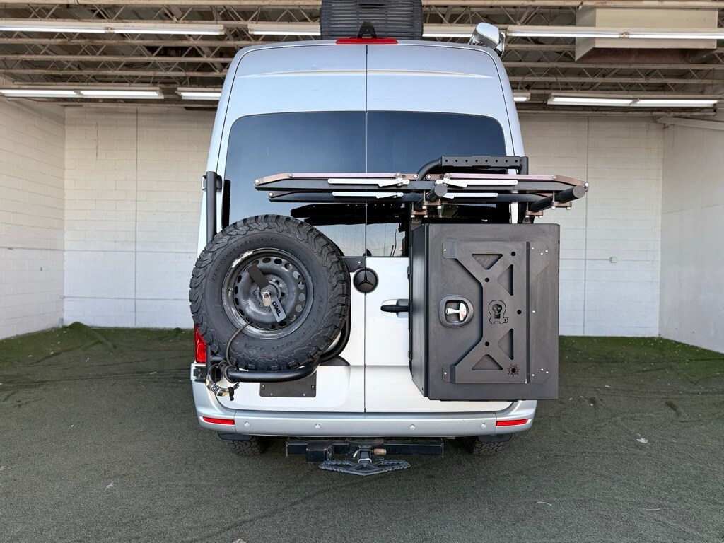 Vehicle image 21 of 70