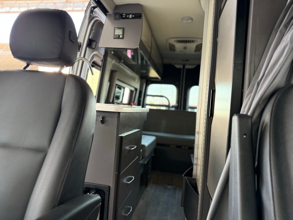 Vehicle image 42 of 70