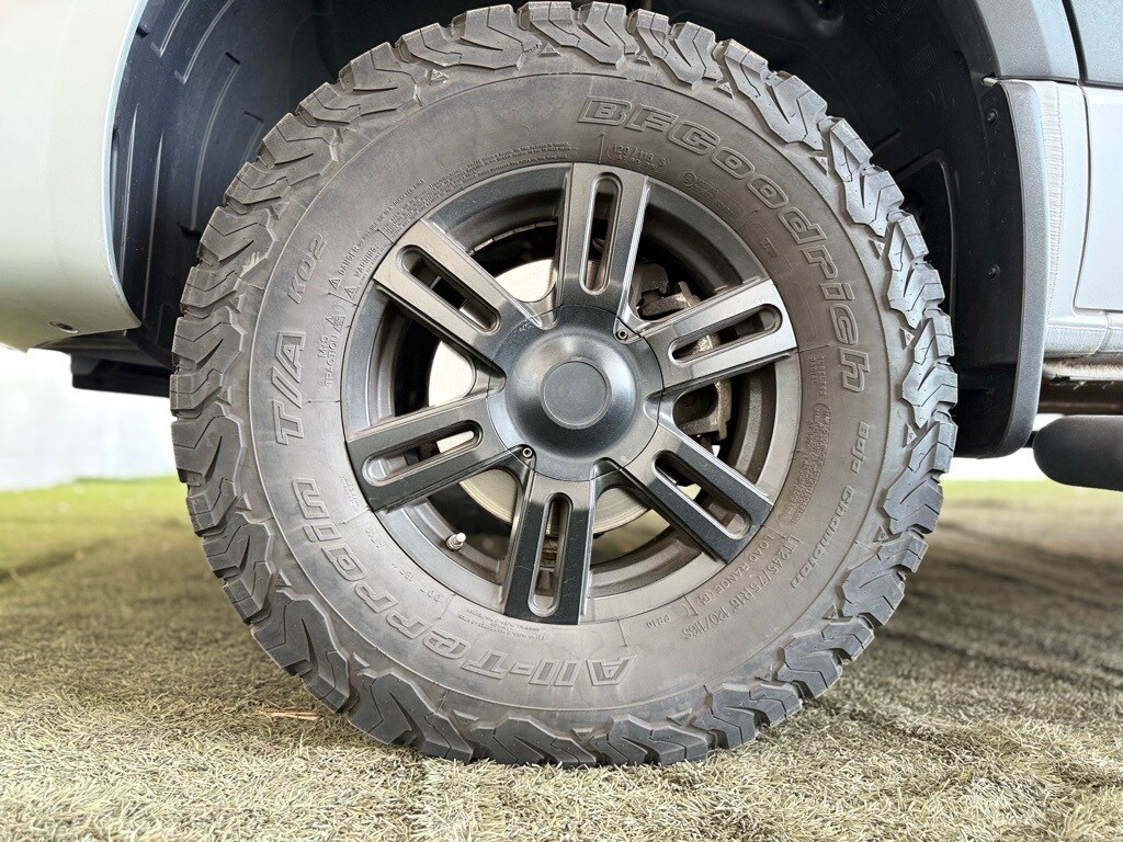 Vehicle image 22 of 70