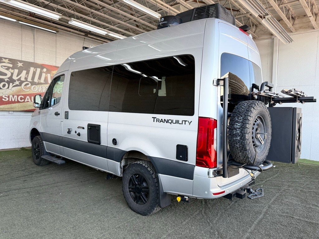 Vehicle image 6 of 70