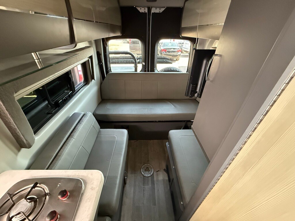 Vehicle image 56 of 70