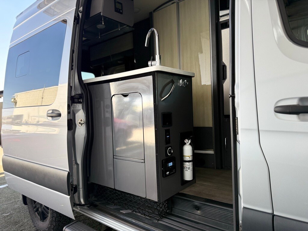 Vehicle image 12 of 70