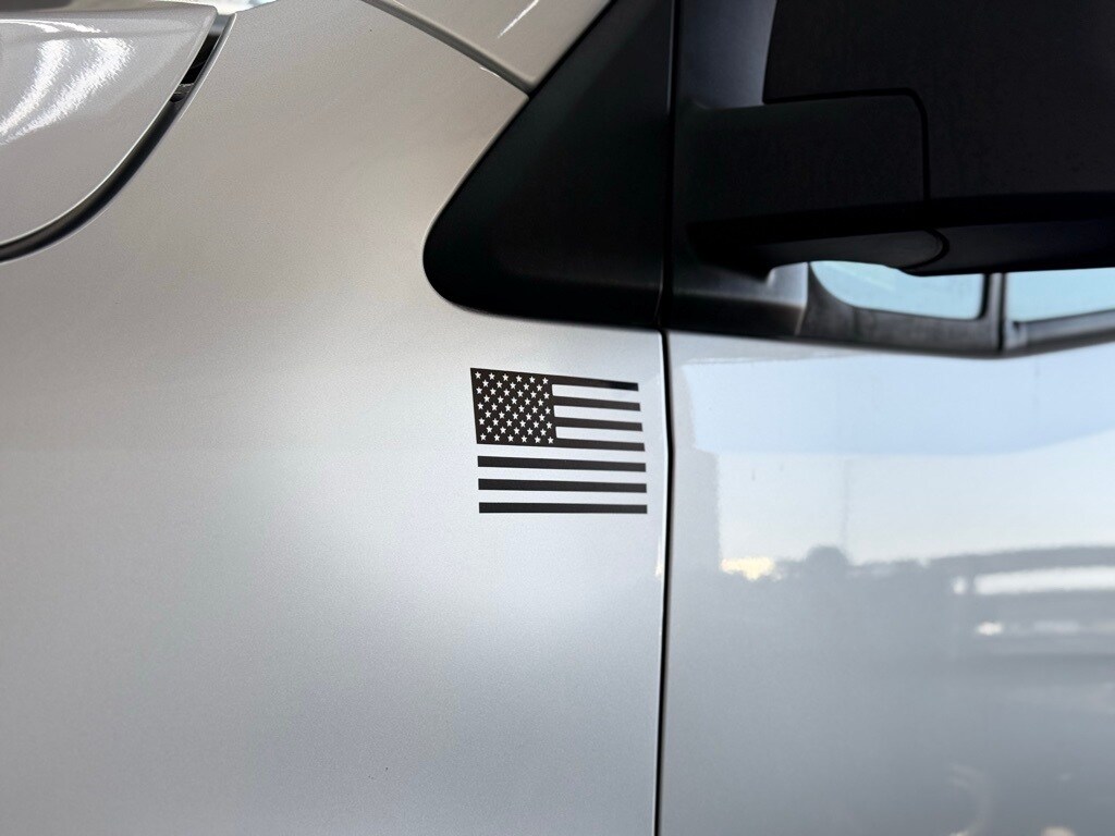 Vehicle image 13 of 70