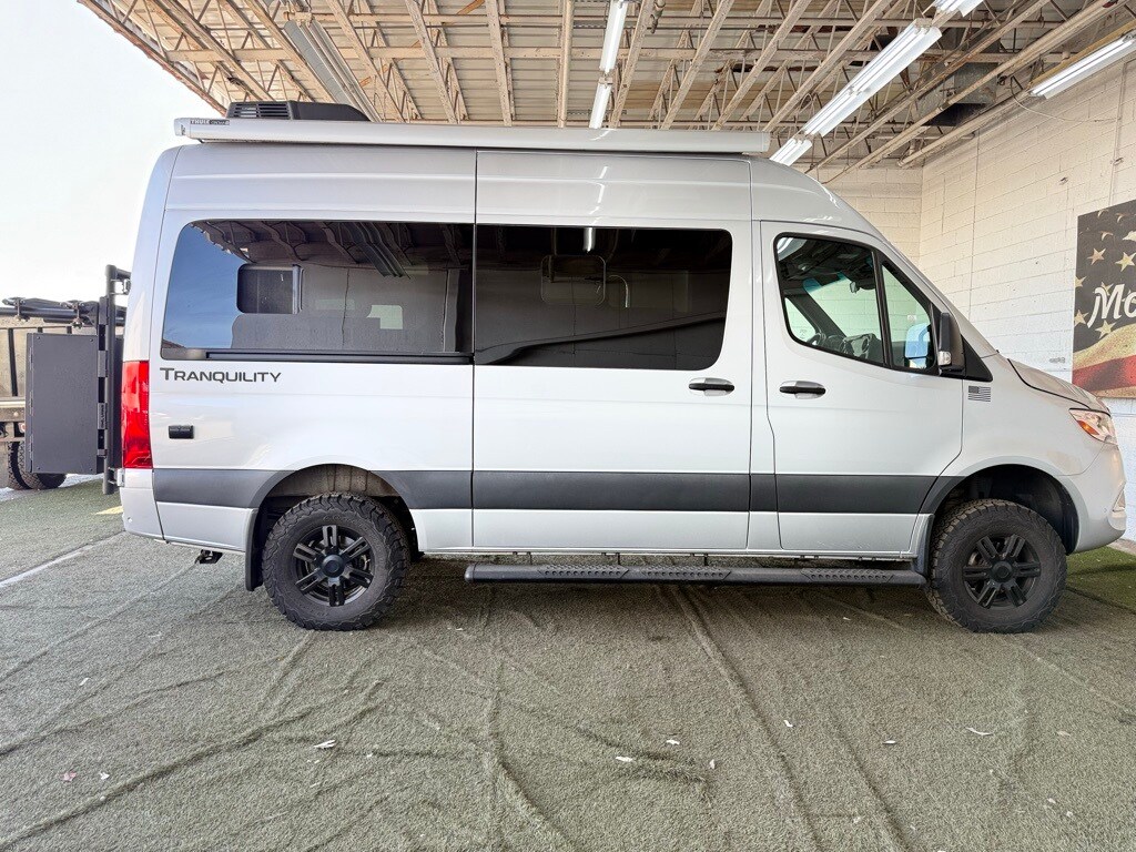 Vehicle image 3 of 70