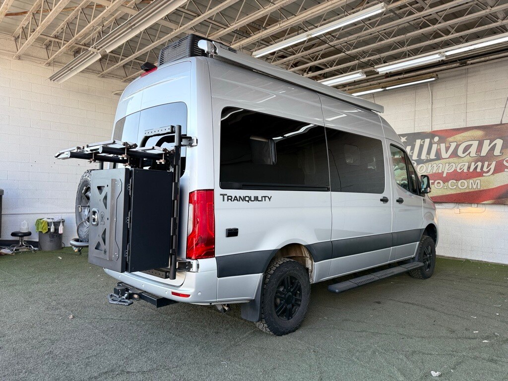 Vehicle image 4 of 70