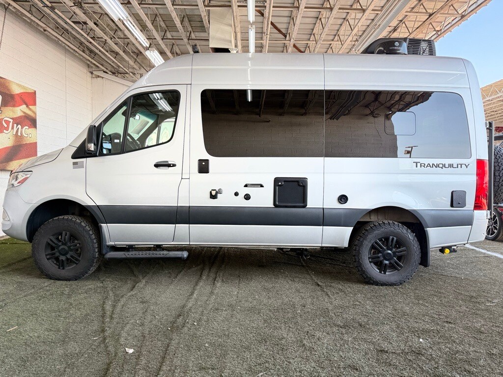 Vehicle image 7 of 70