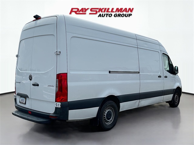 Vehicle image 5 of 32