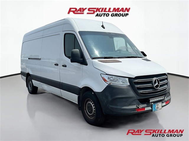 Vehicle image 3 of 32