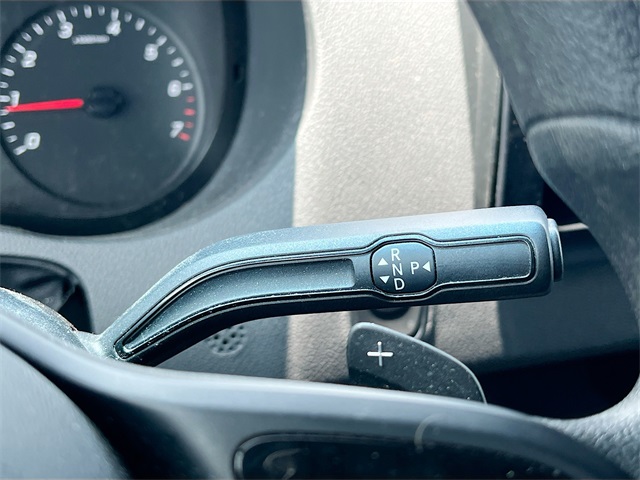 Vehicle image 19 of 32