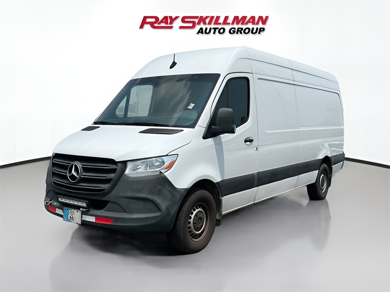Vehicle image 26 of 32