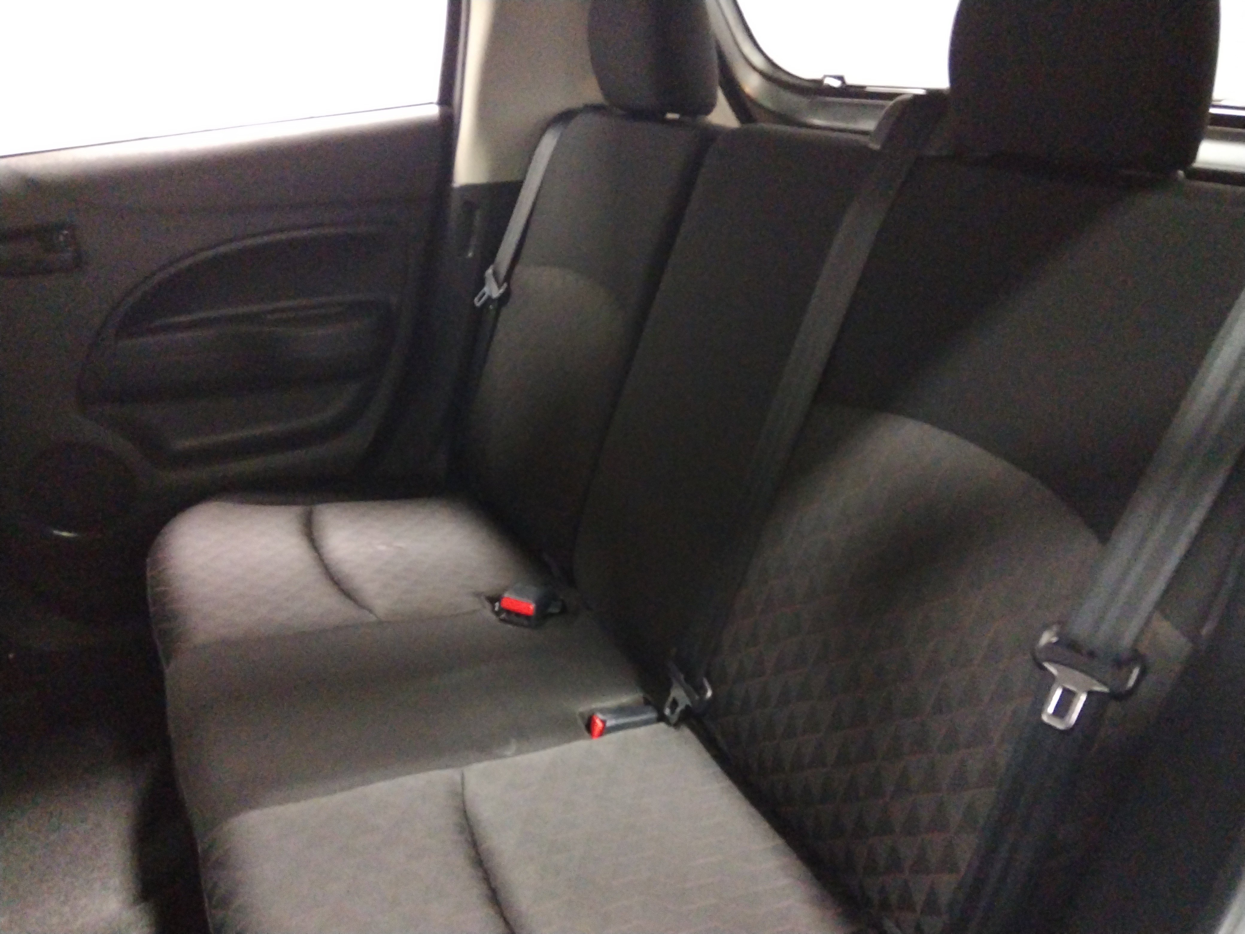 Vehicle image 13 of 24