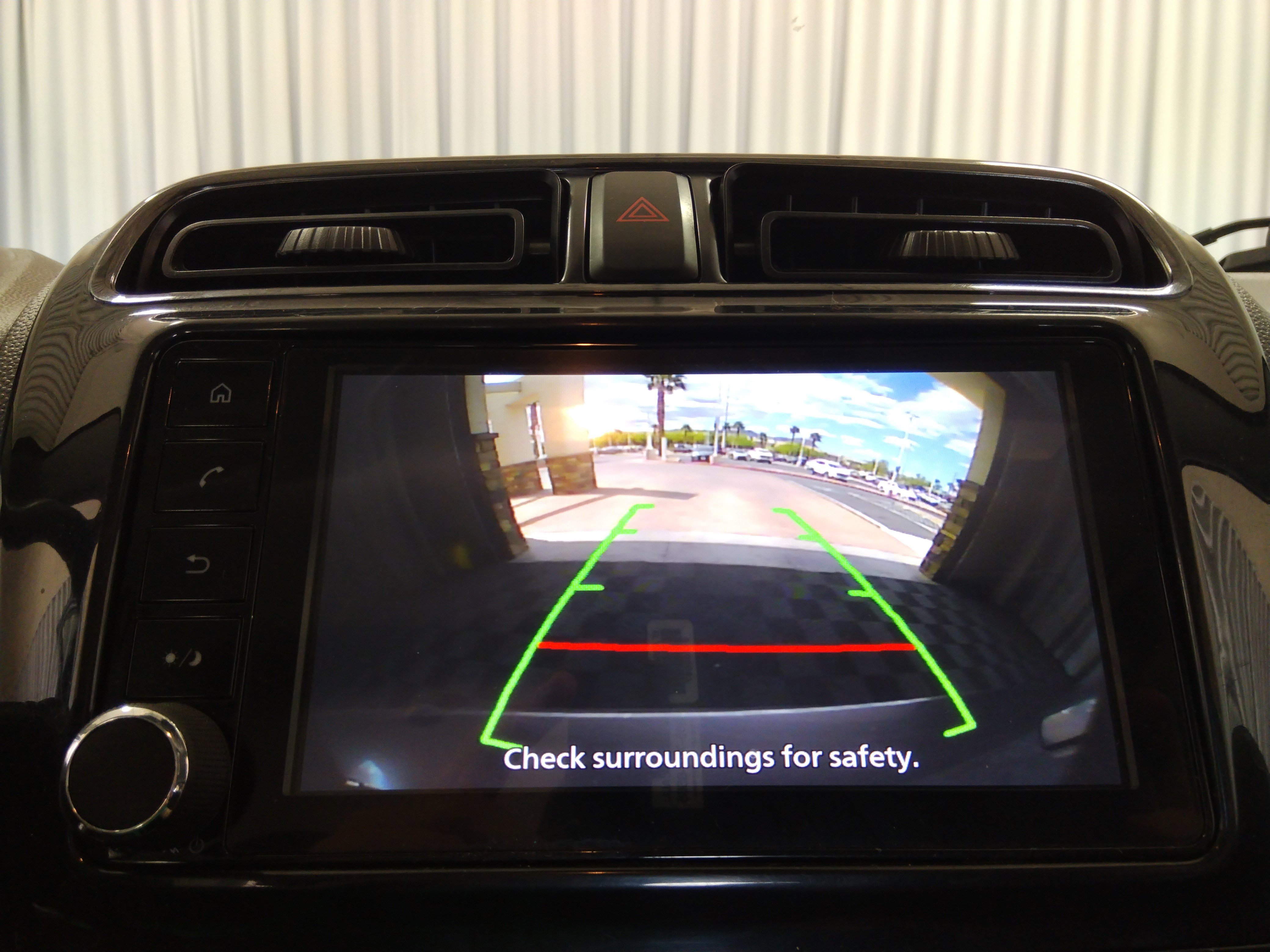 Vehicle image 17 of 24