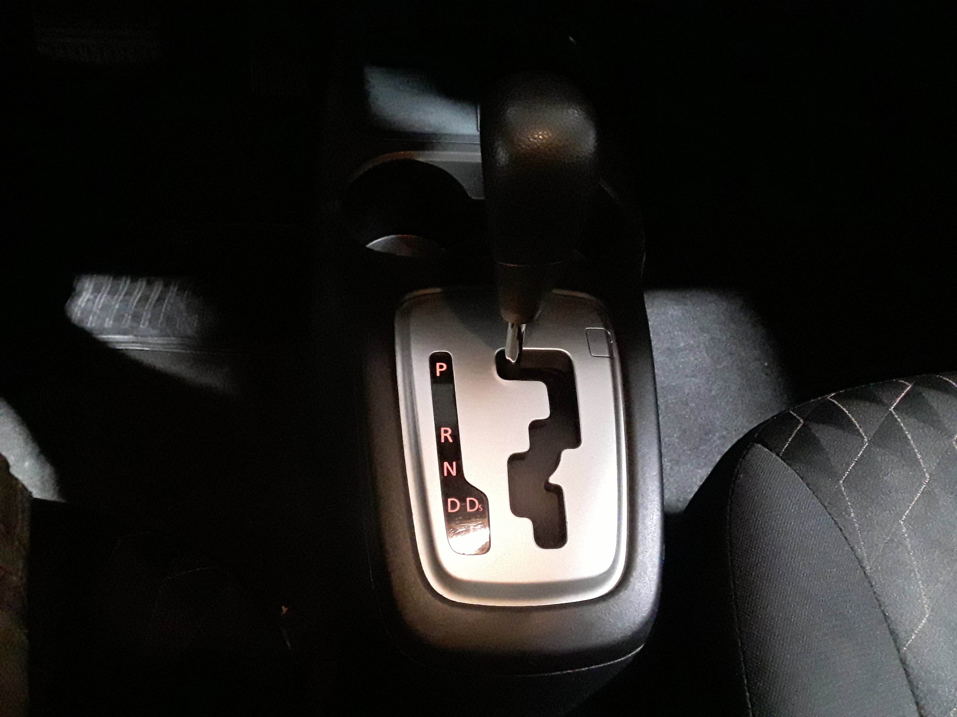 Vehicle image 21 of 25