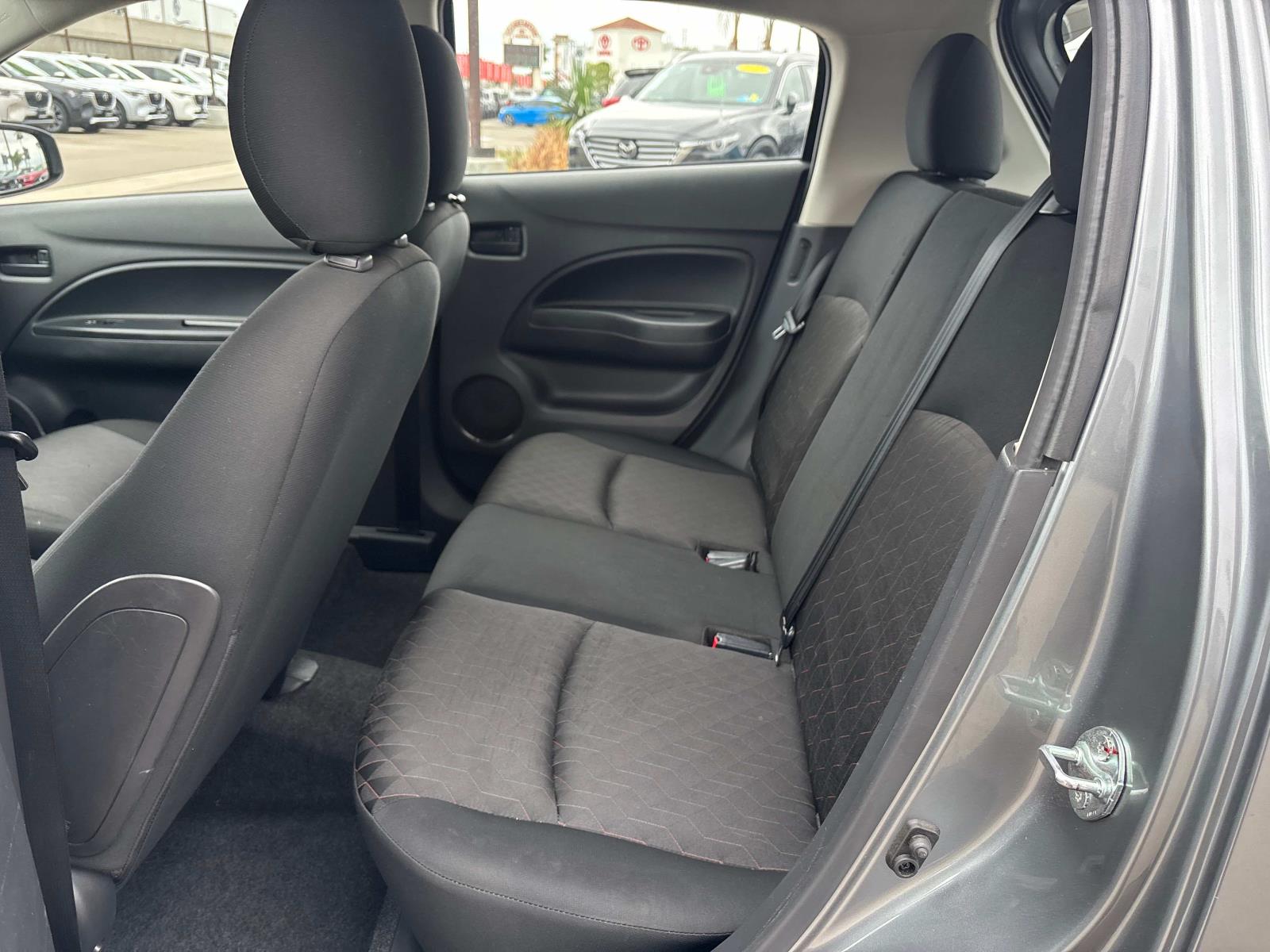 Vehicle image 27 of 30