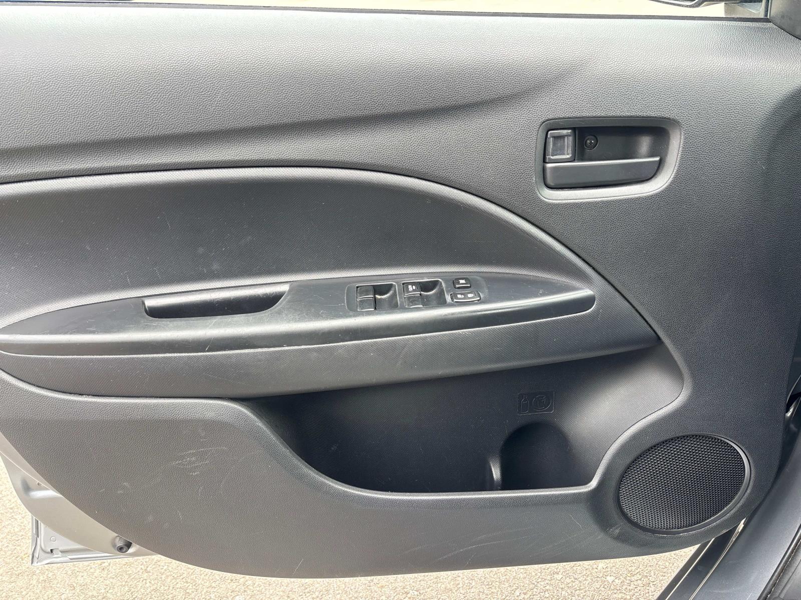 Vehicle image 20 of 30