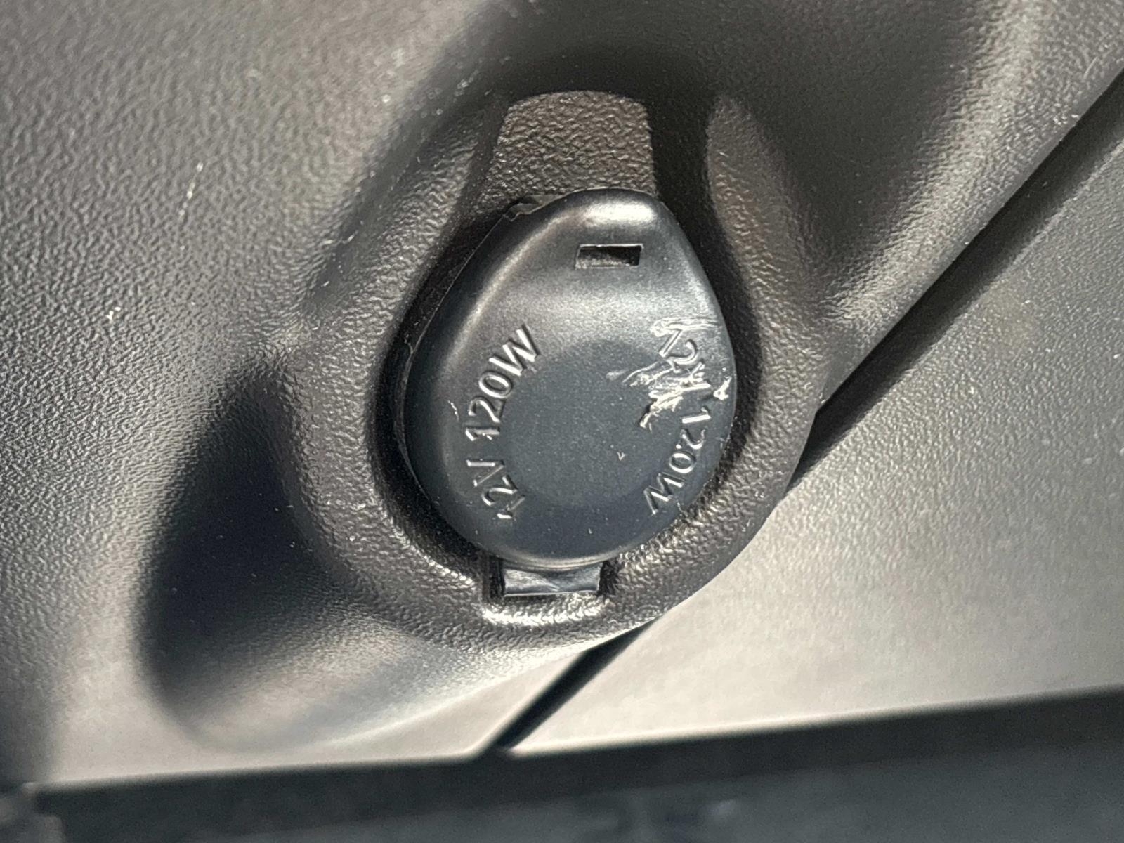 Vehicle image 17 of 30