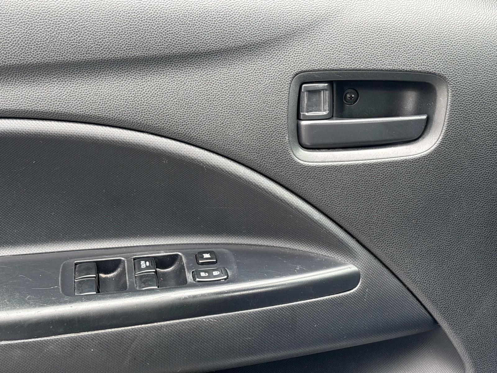 Vehicle image 21 of 30