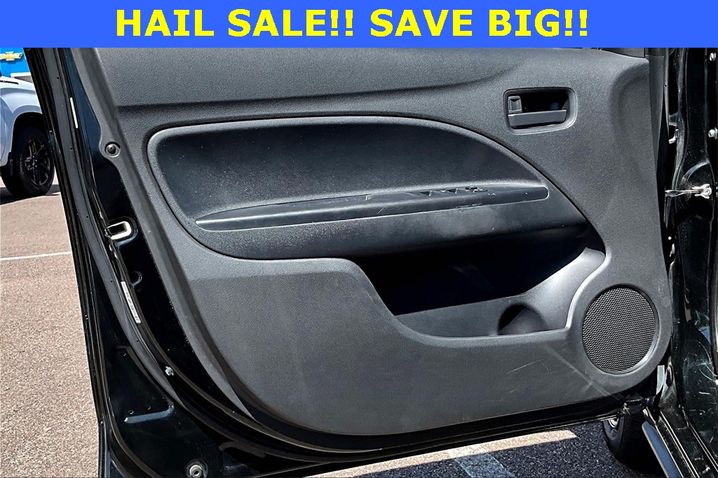 Vehicle image 21 of 35